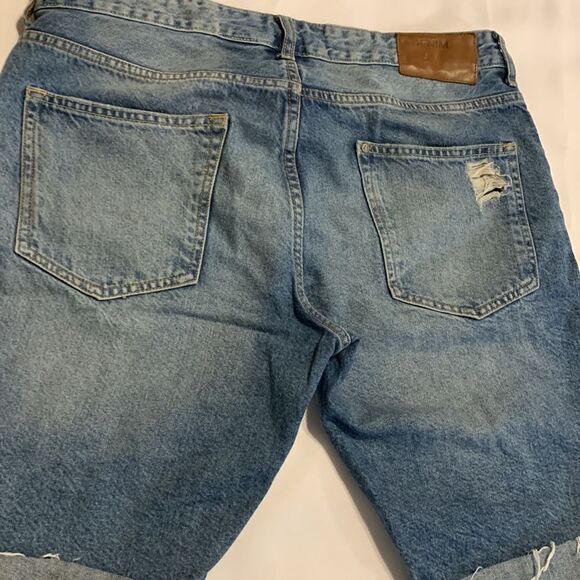 H&M Size 34 Men’s cuffed distressed shorts - Picture 2 of 7